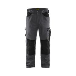 Pantalón sin bolsillos colgantes