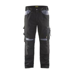 Pantalón sin bolsillos colgantes