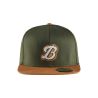 Gorra con visera plana
